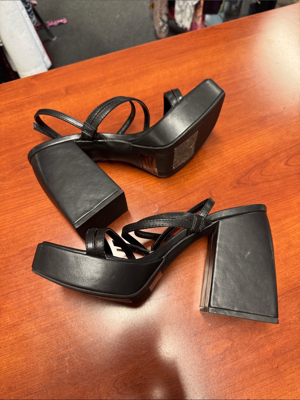 Abound platform block heels size 9 // 082957